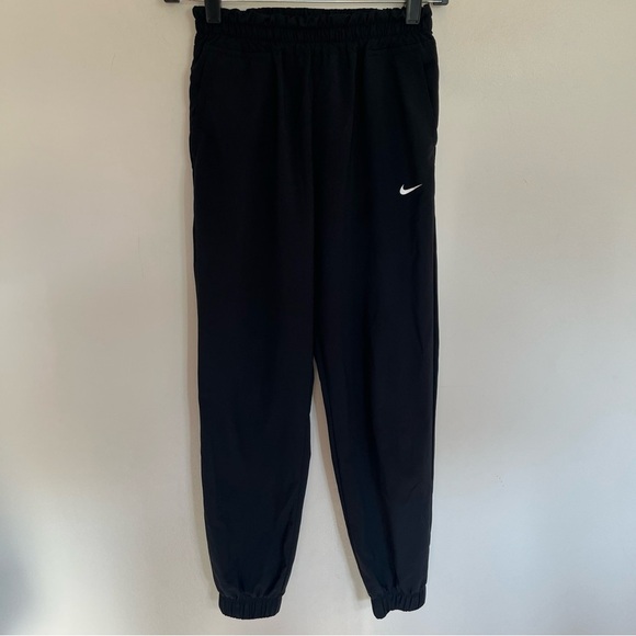Girl’s Nike Black & White Jogger Track Pants Nylon Size Medium - Picture 1 of 12